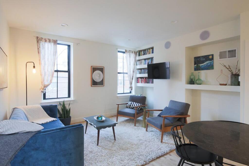 Large 2 Bdr With Deck Hosted By Stayrafa Philadelphia Exteriör bild